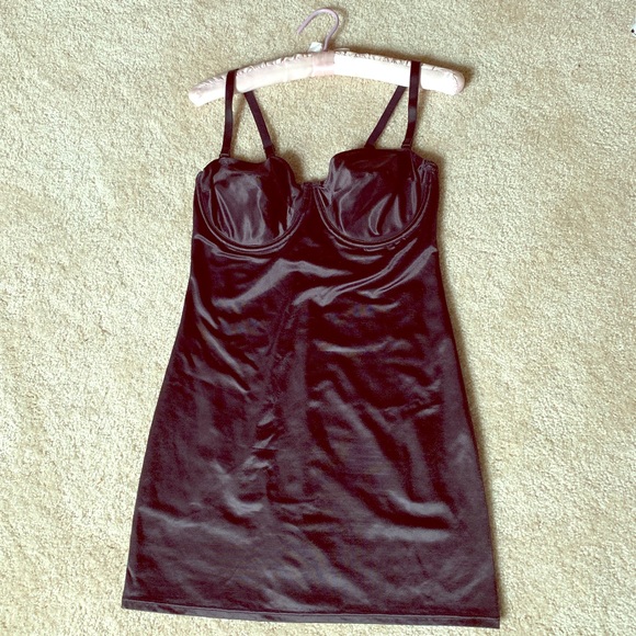 Hanes Other - Hanes short black satin slip 38 C cup